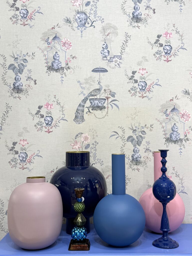 Vasi di metallo laccato